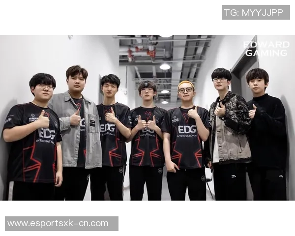 EDG战队在CSGO比赛中展现出整体压制力的深度分析与解读